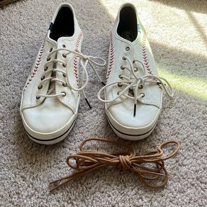 Keds. 8.5. White baseball style.